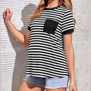 Maternity striped T-shirt with pocket - Size Medium